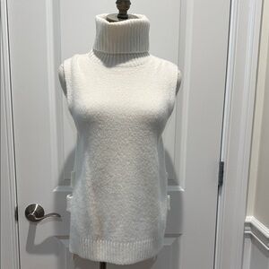 Sexy white turtleneck sweater/vest. Like new!!! Size M
